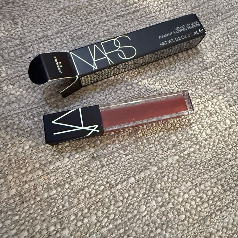 NARS Velvet Lip Gloss in Unspeakable